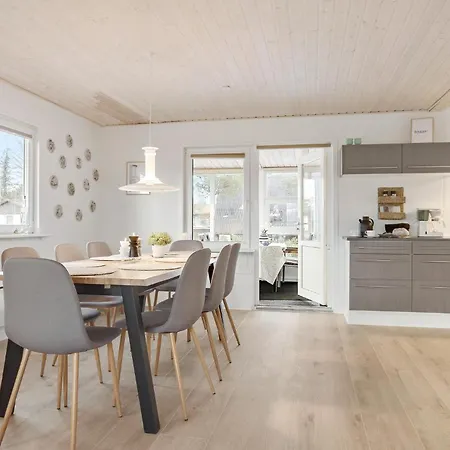 Awesome In With Kitchen Holiday home *