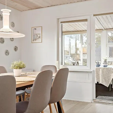 Awesome In With Kitchen Holiday home